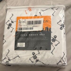Spooky Skeleton Full Sheet Set - White